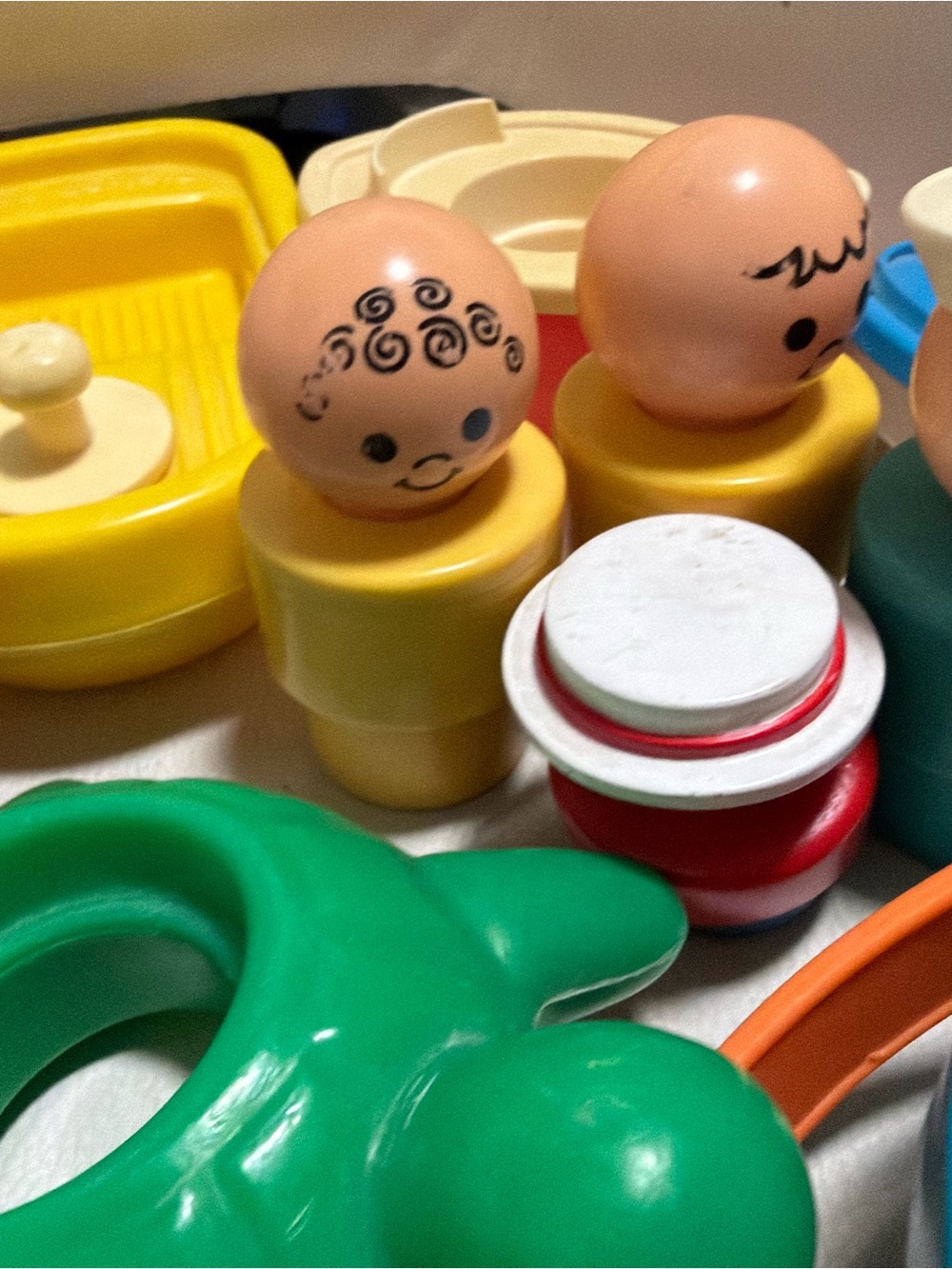 Vintage Fisher price Colorful Kids car and Play Set - Blue, Yellow, Green - Picture 4 of 9